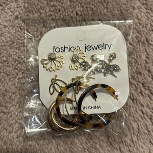 Fashion earrings